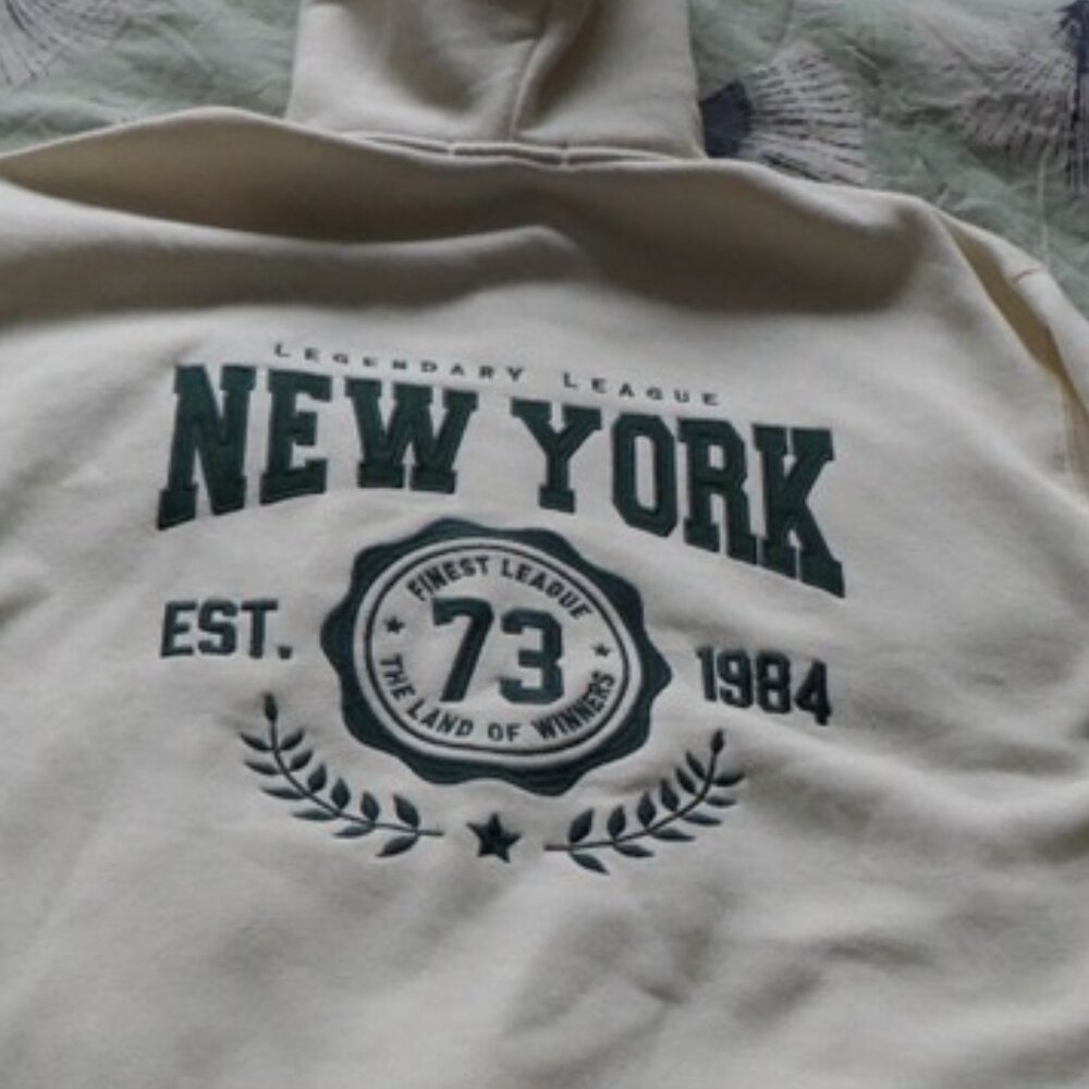 cream Hoodie with zipper, New York embroided, Sz S, NEW